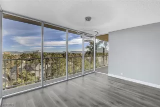 Photo #4: 2491222 Listing