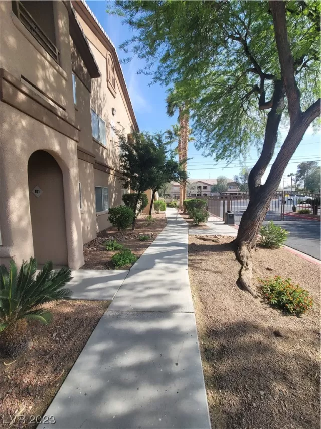 MLS: 2491271 Condo For Sale