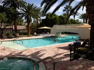 Photo #1: 2491351 Listing 