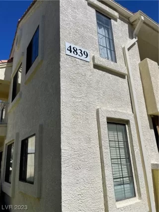 Photo #2: 2491367 Listing 