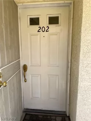 Photo #4: 2491367 Listing 