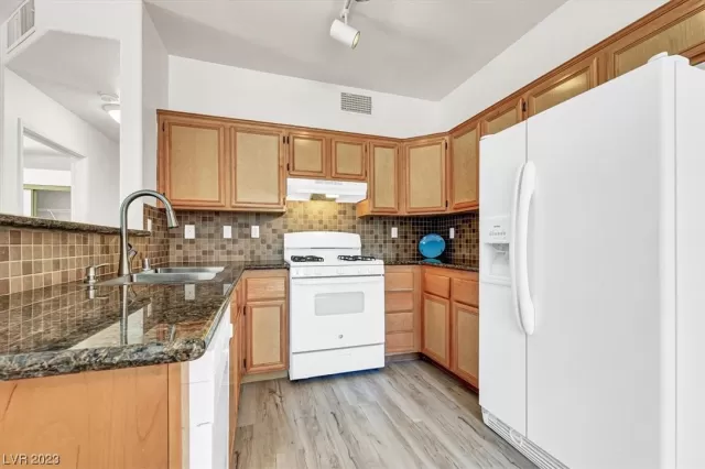 MLS: 2491392 Condo For Sale