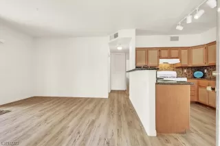 Photo #2: 2491392 Listing