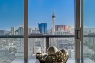 Photo #2: 2491414 Listing