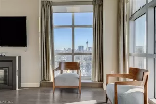 Photo #4: 2491414 Listing