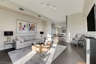 Photo #5: 2491414 Listing