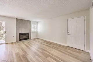 Photo #4: 2491419 Listing 