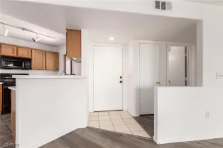 Photo #1: 2491428 Listing 