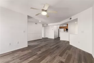 Photo #3: 2491428 Listing 