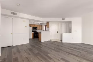 Photo #4: 2491428 Listing 