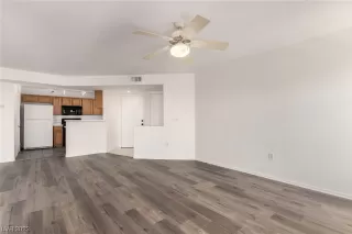 Photo #5: 2491428 Listing 