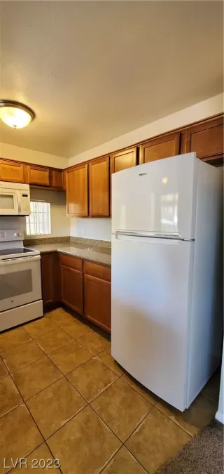 Photo #5: 2491429 Listing 