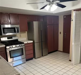Photo #4: 2491433 Listing 