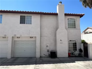 Photo #1: 2491470 Listing 