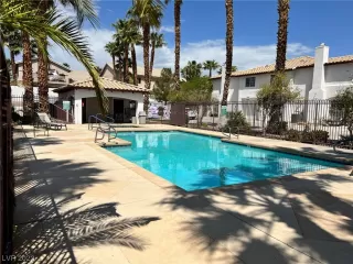 Photo #4: 2491470 Listing 