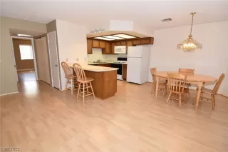 Photo #3: 2491471 Listing 