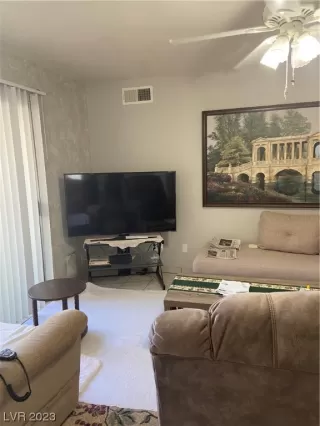 Photo #6: 2491479 Listing 