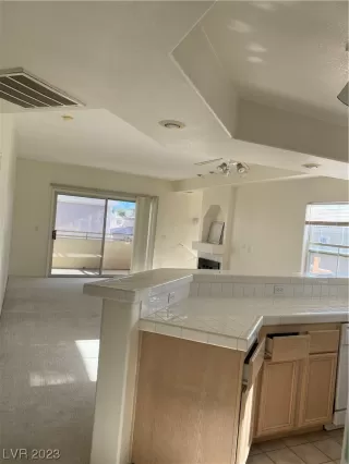 Photo #2: 2491484 Listing 