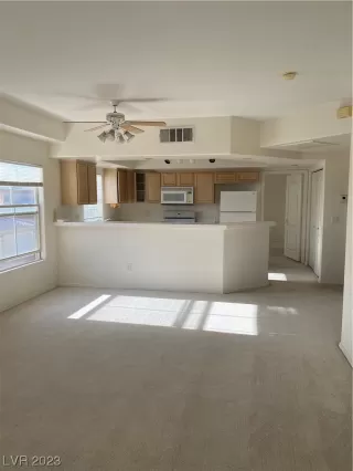 Photo #6: 2491484 Listing 