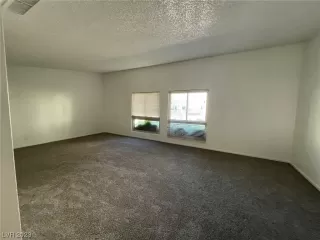 Photo #5: 2491504 Listing 