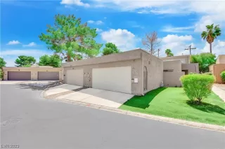 Photo #1: 2491533 Listing