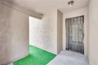 Photo #3: 2491533 Listing