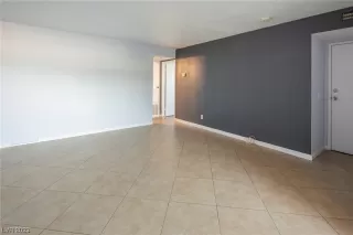 Photo #3: 2491539 Listing 