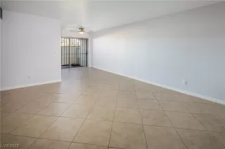 Photo #4: 2491539 Listing 