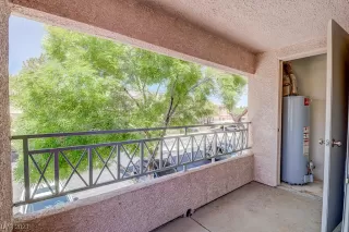 Photo #2: 2491557 Listing