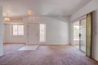 Photo #3: 2491557 Listing