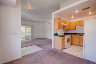 Photo #4: 2491557 Listing