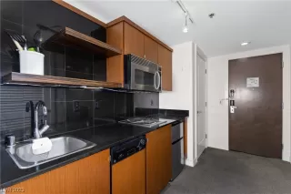 Photo #2: 2491606 Listing 