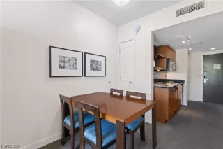 Photo #3: 2491606 Listing 