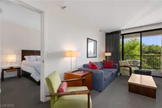 Photo #4: 2491606 Listing 