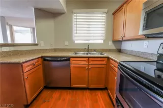 Photo #4: 2491611 Listing 