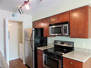 Photo #3: 2491612 Listing 