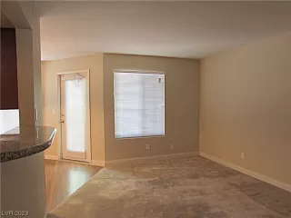 Photo #5: 2491612 Listing 