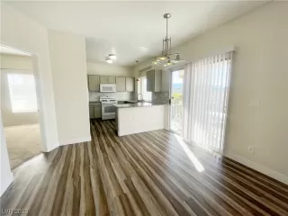 Photo #5: 2491639 Listing 