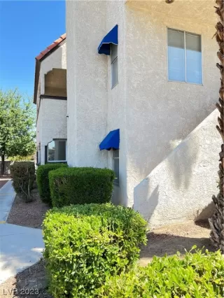 Photo #1: 2491651 Listing