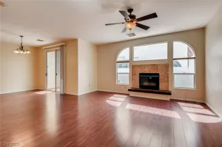 Photo #2: 2491655 Listing 