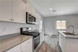 Photo #5: 2491672 Listing 