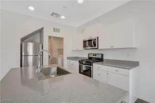 Photo #6: 2491672 Listing 