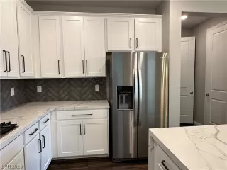 Photo #5: 2491675 Listing 