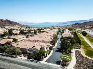 Photo #1: 2491686 Listing