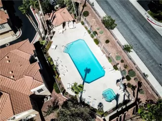 Photo #2: 2491686 Listing