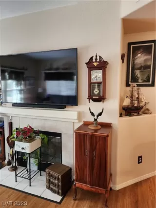 Photo #4: 2491686 Listing