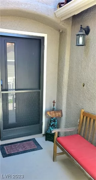 Photo #3: 2491716 Listing