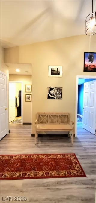 Photo #5: 2491716 Listing