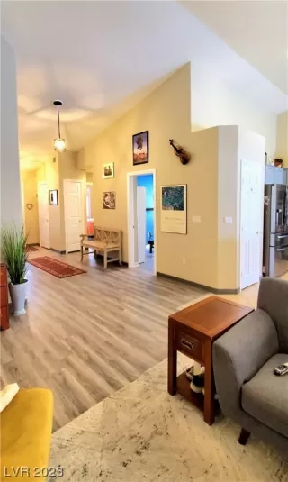 Photo #6: 2491716 Listing