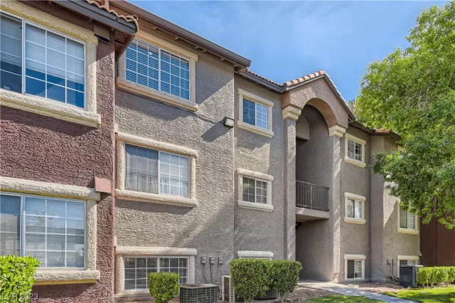 MLS: 2491718 Condo For Sale